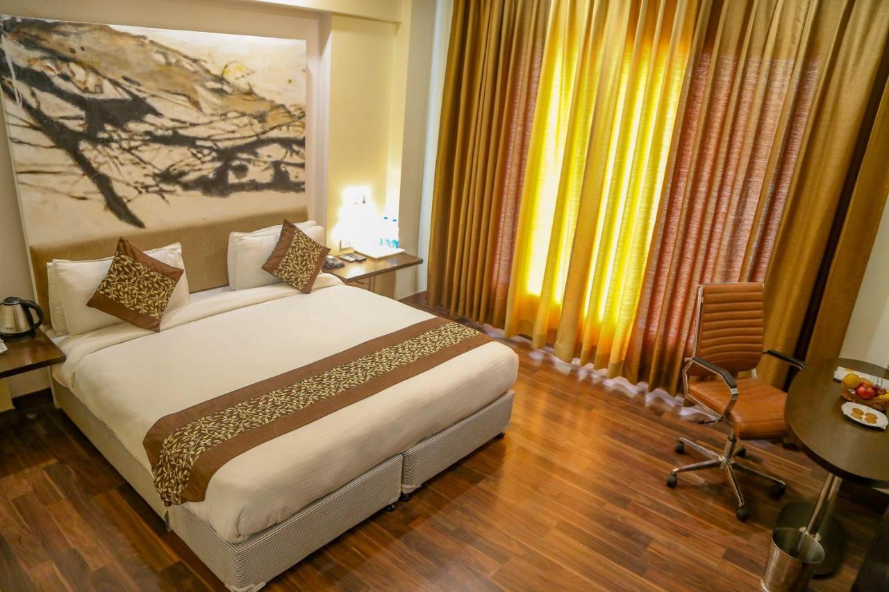 Four Leaf Hotel,Budaun Exterior photo