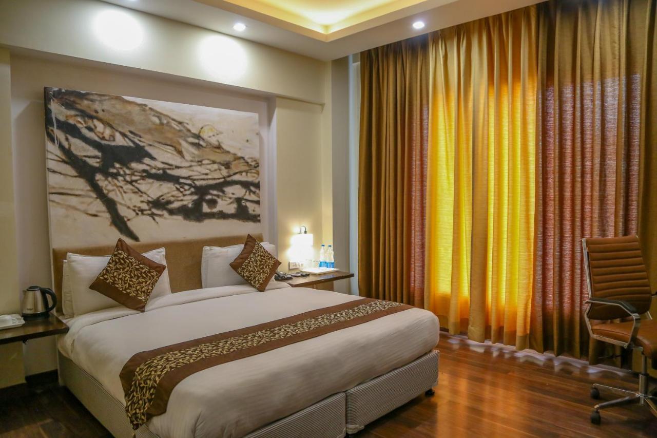 Four Leaf Hotel,Budaun Exterior photo